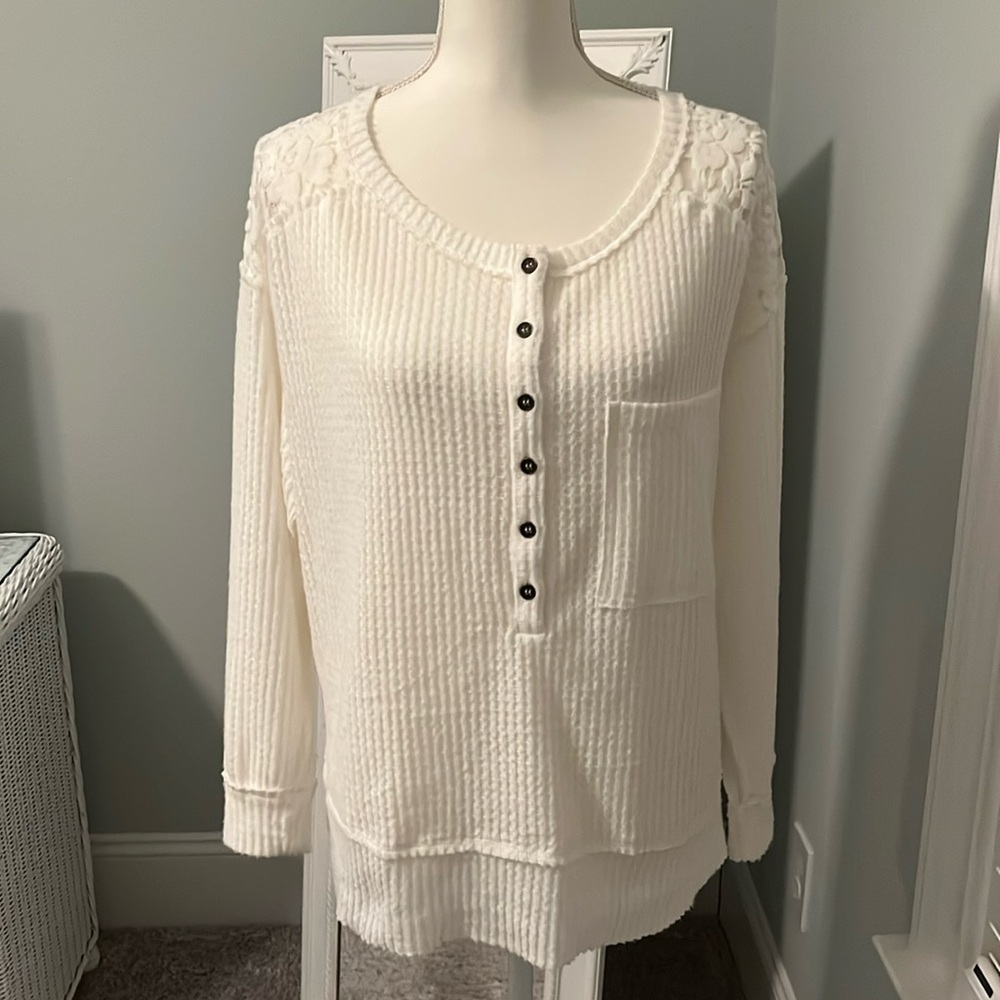 NWOT Coco + Jaimeson white lace top, size M.